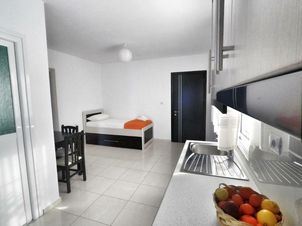 Prive Hotel And Apartment Ksamil Exterior photo